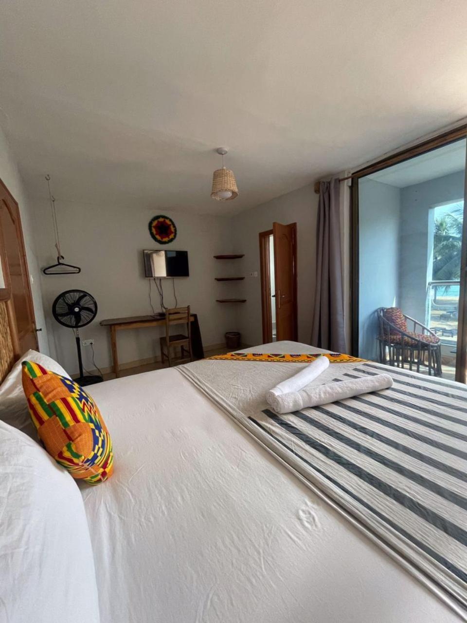 Hotel Afiki Elmina Exteriér fotografie