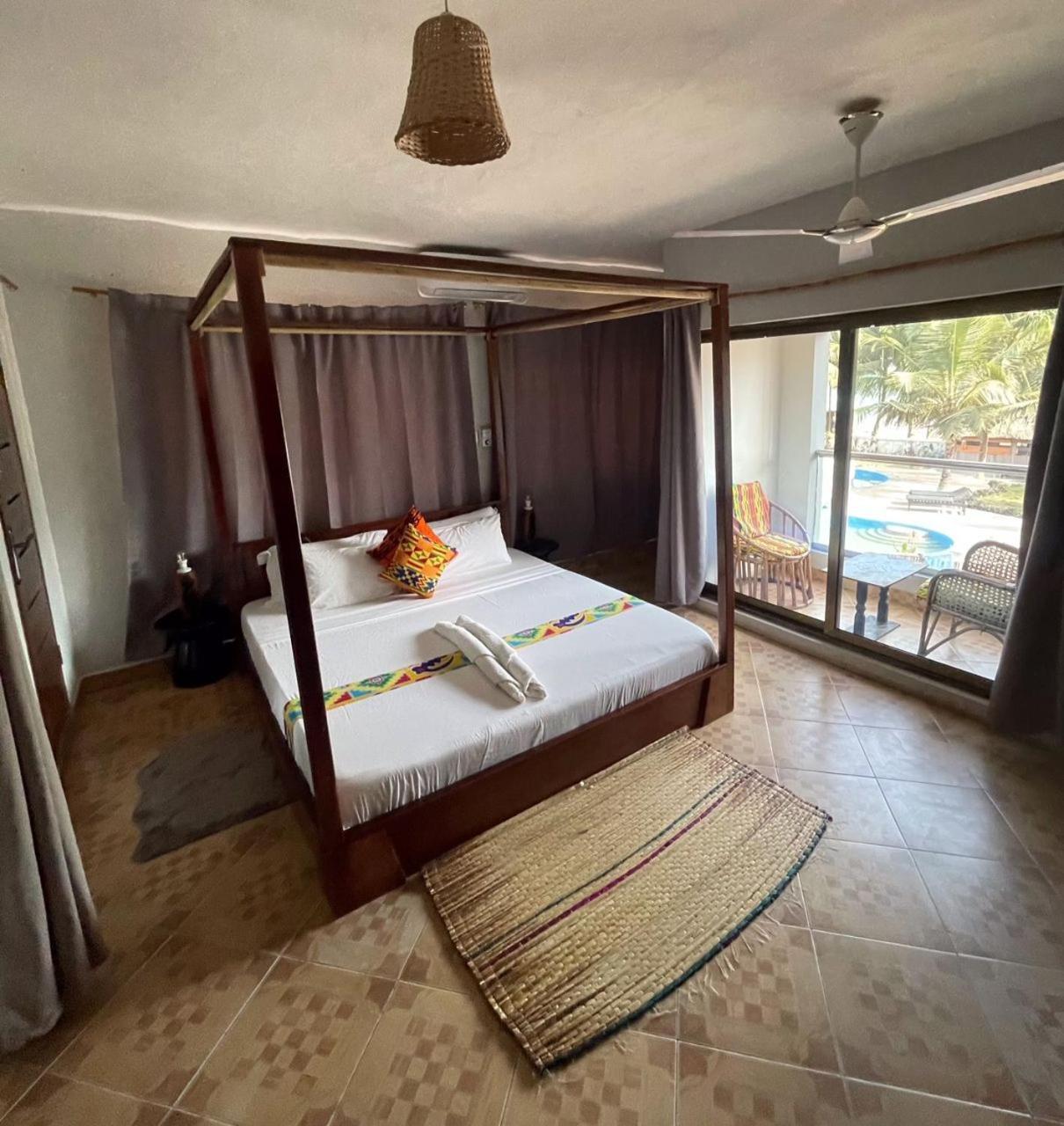 Hotel Afiki Elmina Exteriér fotografie