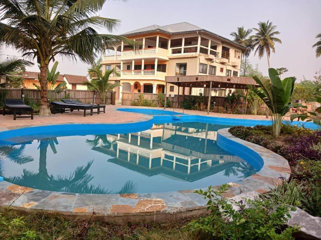 Hotel Afiki Elmina Exteriér fotografie
