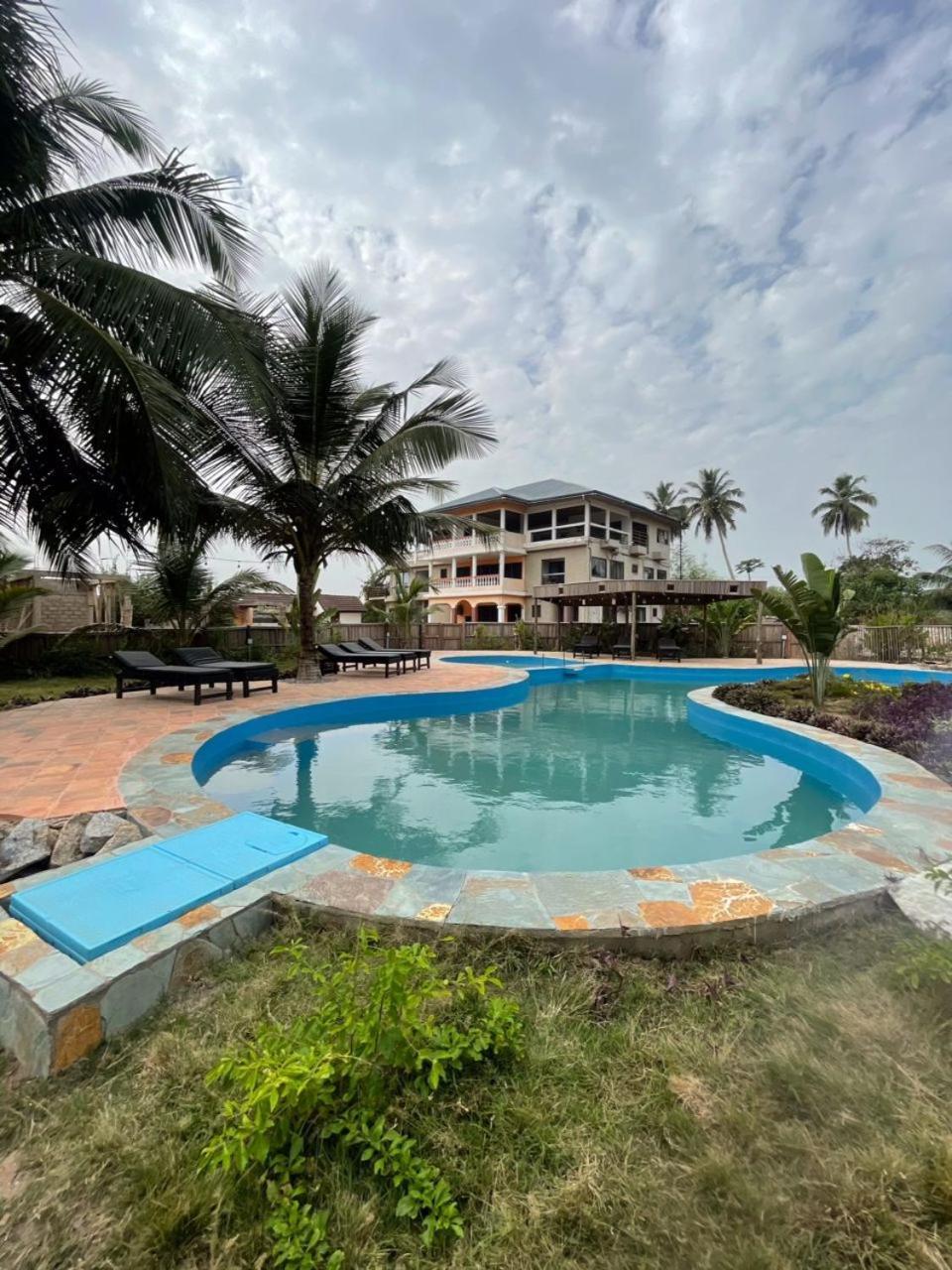 Hotel Afiki Elmina Exteriér fotografie