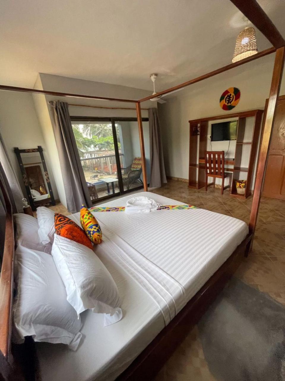 Hotel Afiki Elmina Exteriér fotografie