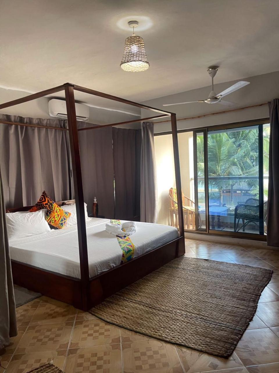 Hotel Afiki Elmina Exteriér fotografie
